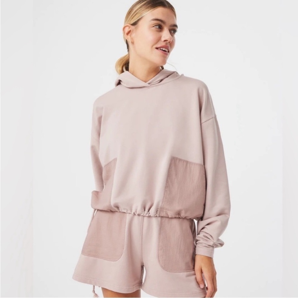 Outdoor Voices - Beach Tree Hoodie in Nirvana/Sea Shell Pink